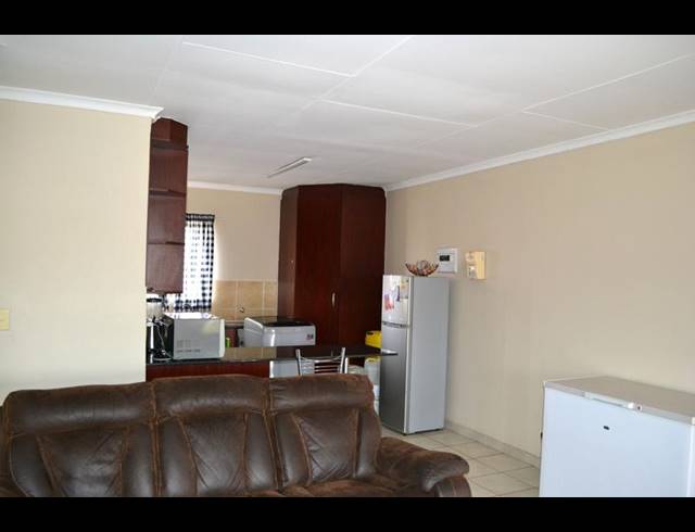 2 BEDROOM APARTMENT FOR SALE IN SONNEVELD